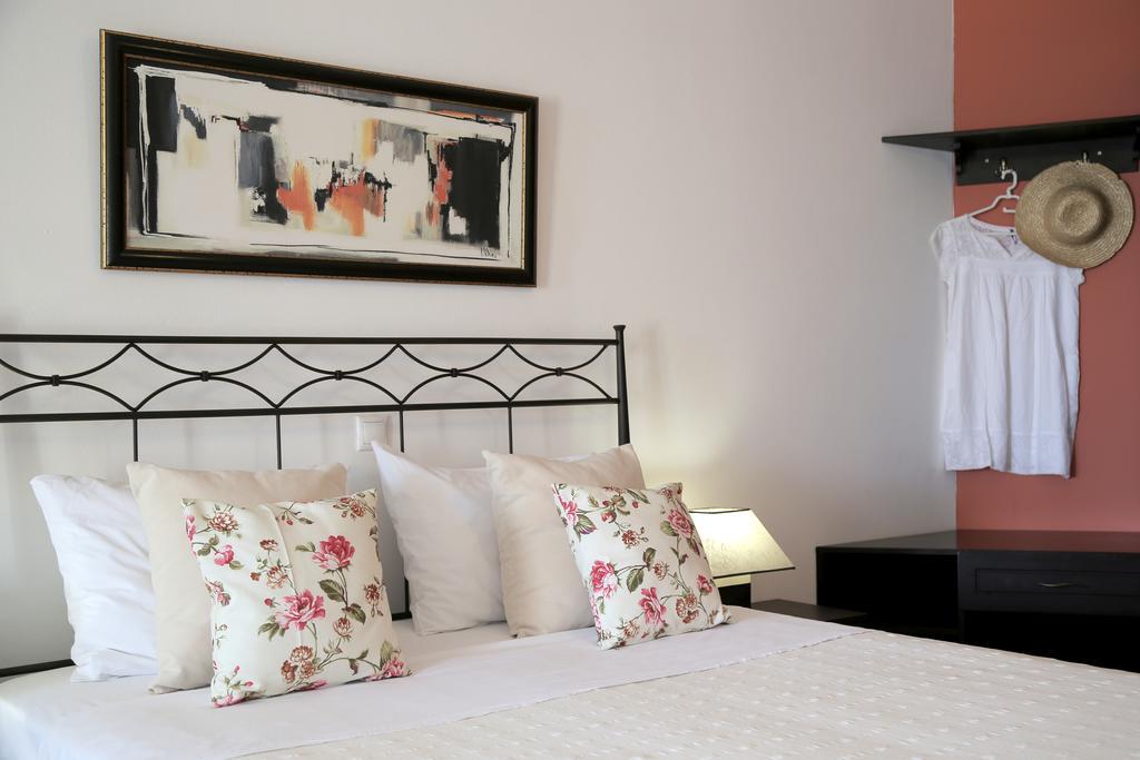 Yalis Hotel Votsi  Eksteriør billede